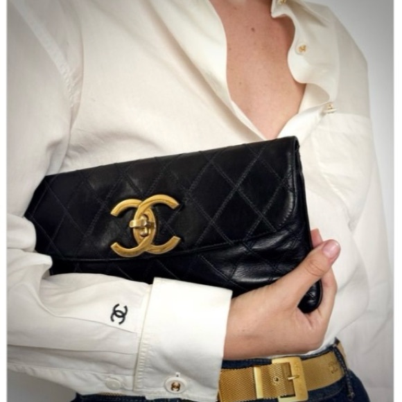 RARE VINTAGE 1988 CHANEL BLACK LEATHER CLUTCH BAG W/ 24K GOLD PLATED HARDWARE!! - Picture 9 of 9
